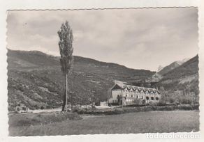 Postales: 2 Villanua Jaca. Albergue de la S. F. Foto Peñarroya. Sin circular.